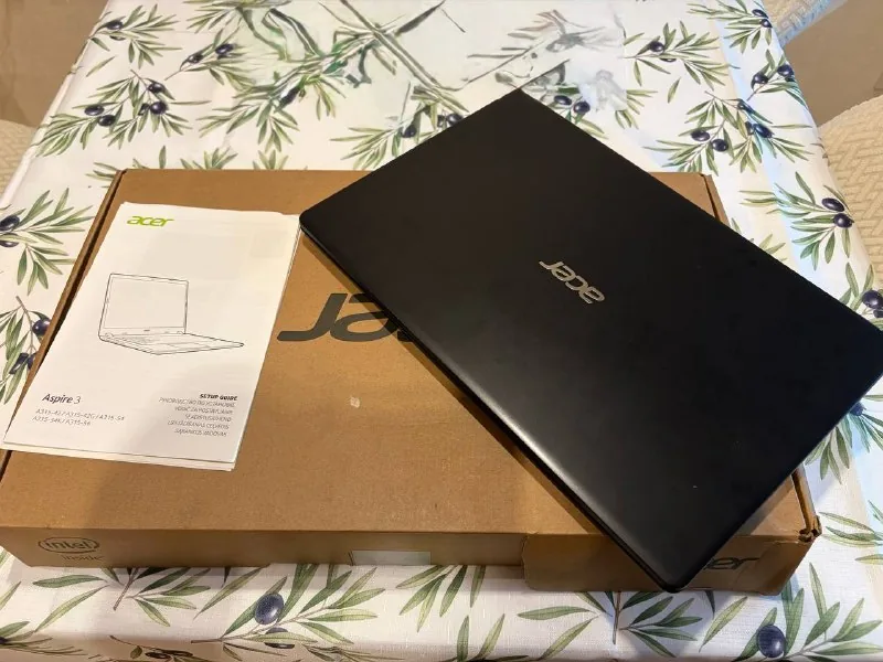 Ноутбук ASUS 1
