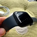Apple Watch Series 8, Garmin Venu 2 3