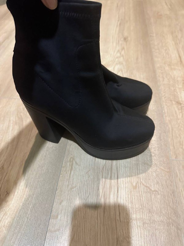 Новые высокие ботинки размер 37-38 5