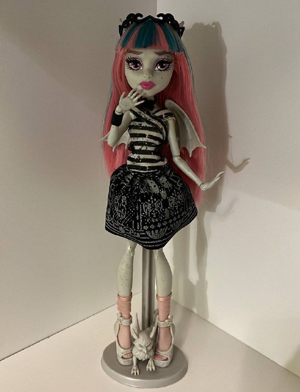 Куколки Monster High и Ever After High