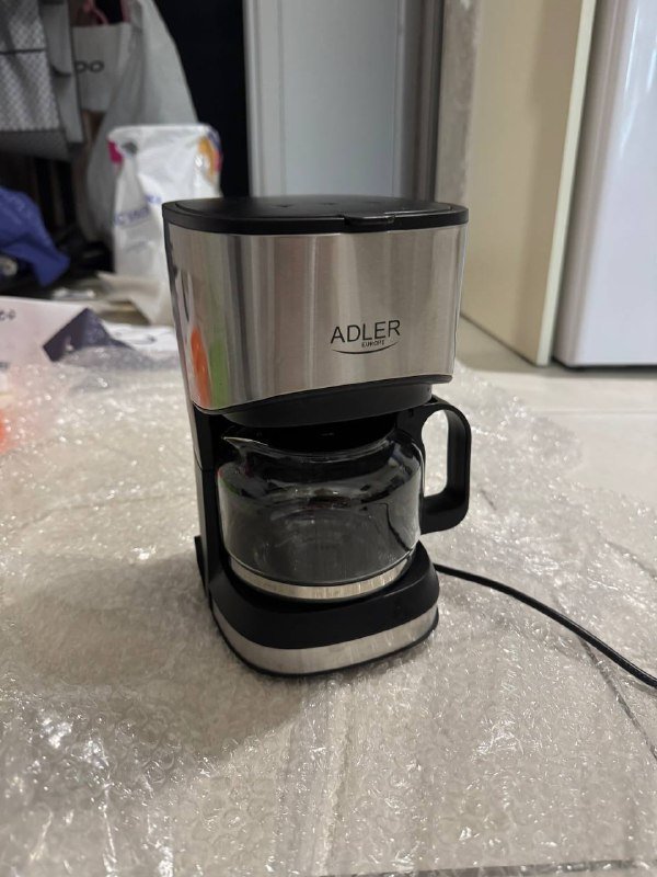 Фотоаппарат, кофемашинка, чашки, фен, щитки, набор посуды, шуба 3