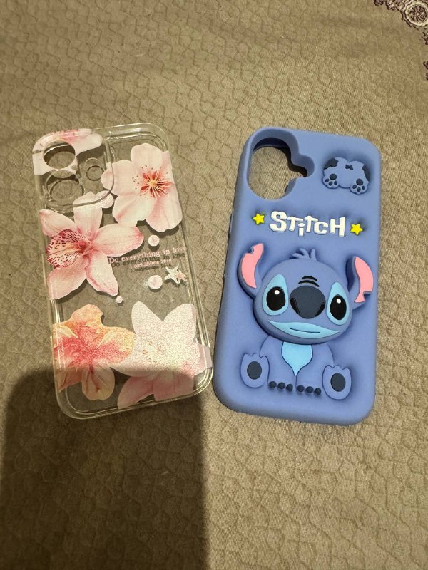 Чехлы на iPhone 16 голубой и розовый