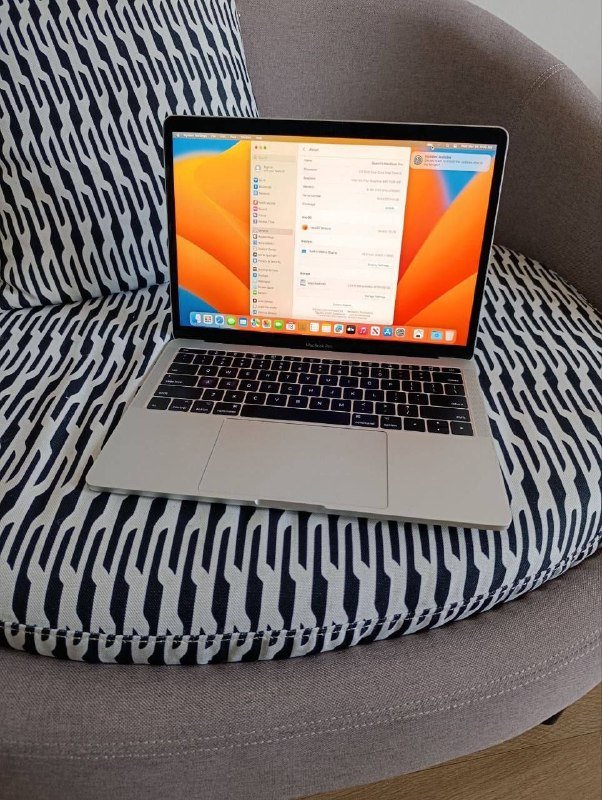 MacBook Pro 13.3 2017 Silver 3