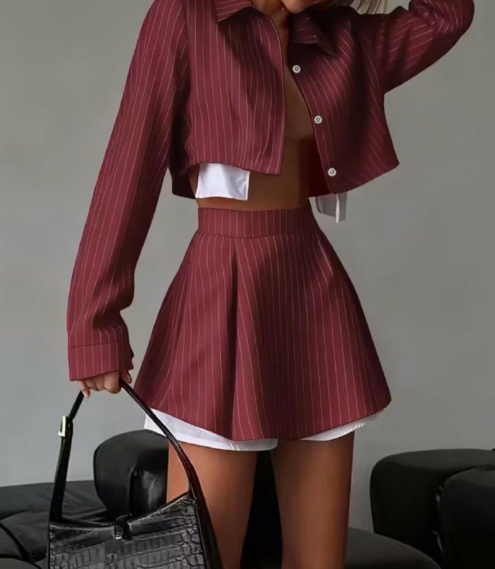 Женские костюмы красный, черный 3