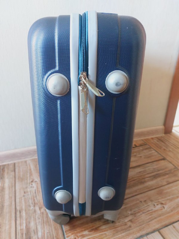 Синий чемодан ручная кладь б/у 2