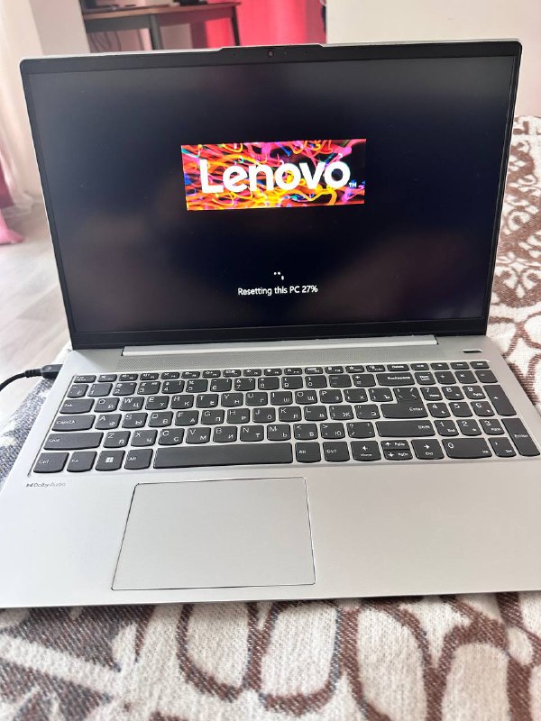 Intel Core i3 Lenovo Laptop 8GB 256GB SSD