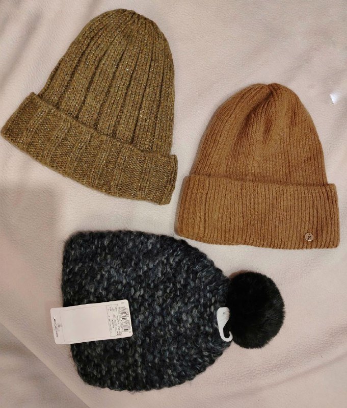 шапка зелёная, шапка синяя, шапка песочная