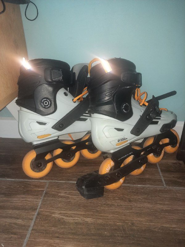 Ролики 42 размера с защитой и шлемом 2