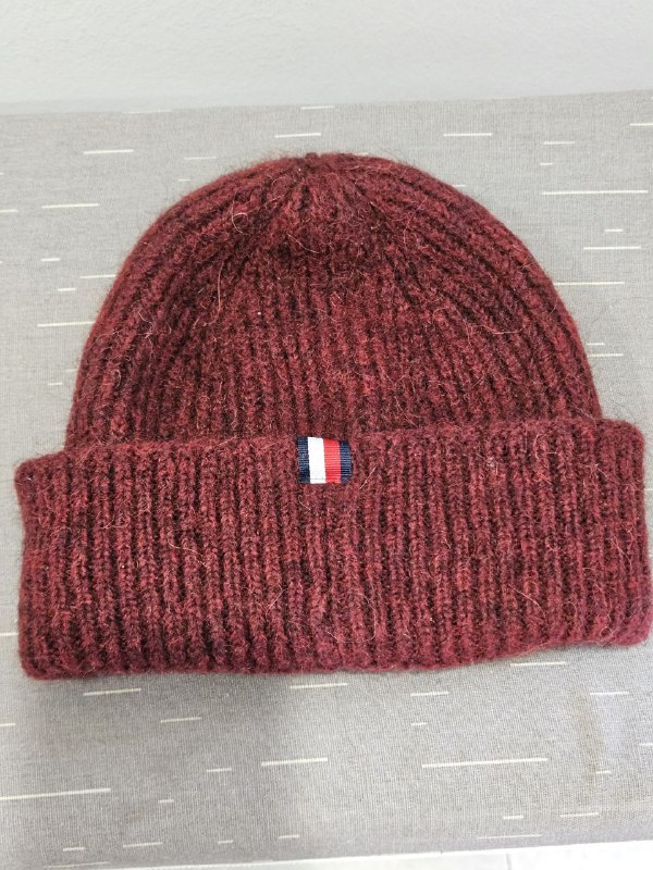 Шапка Tommy Hilfiger бордовая 2