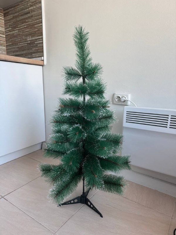 искусственная ёлочка высотой 1 м