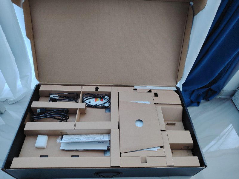 Дизайнерский монитор Dell UltraSharp U2723QE