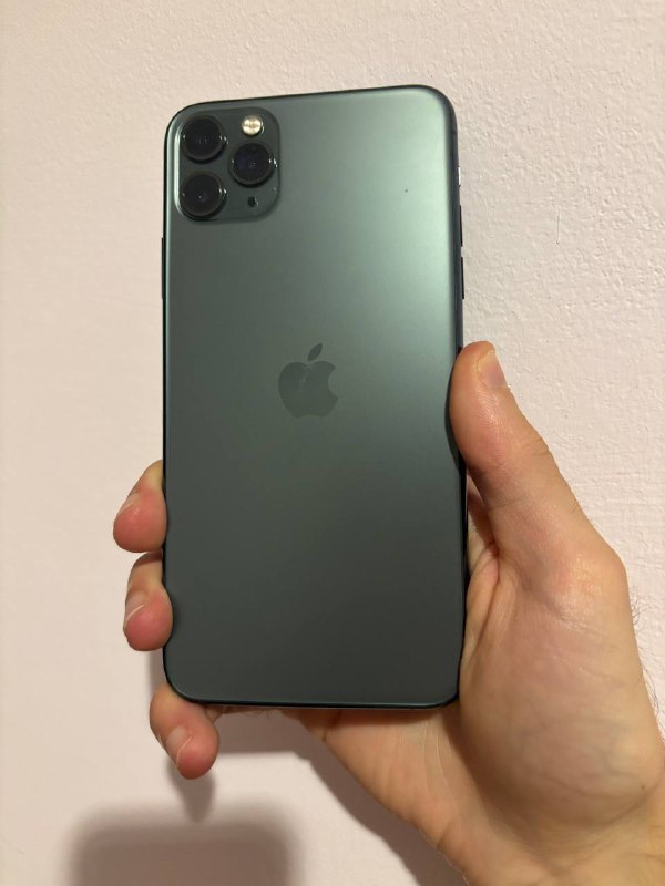 Iphone 11 Pro Max с зарядкой, шнуром и чехлом 2