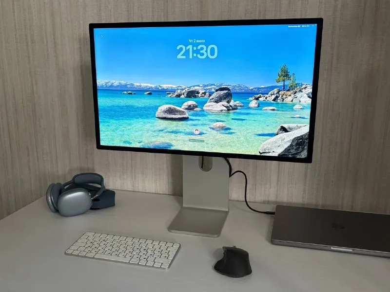 Apple Studio Display XDR 1