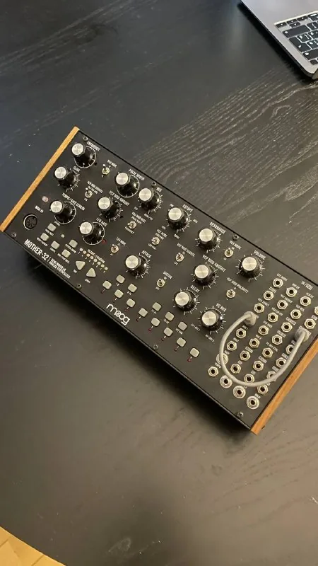 MOOG Mother 32 синтезатор 1
