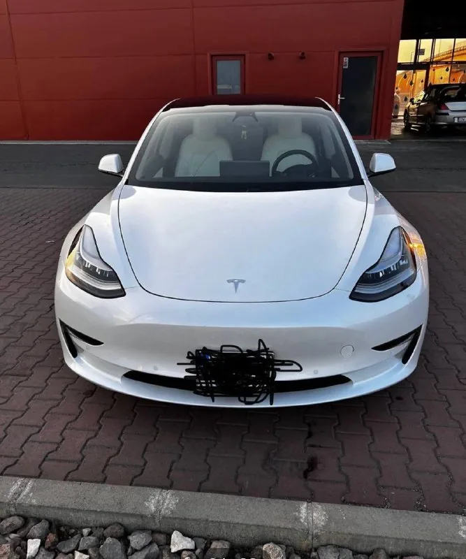 Tesla Model 3 Mid Range 2018 1