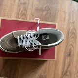 Рубашка-куртка Dickies, куртка Dickies, обувь Nike, кеды Vans 8