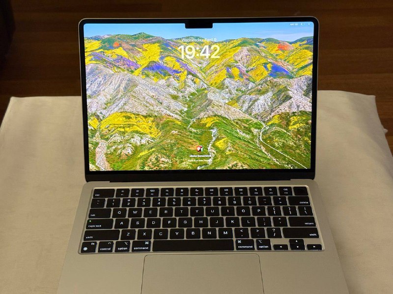 Iphone Macbook 2024 in perfect condition 6