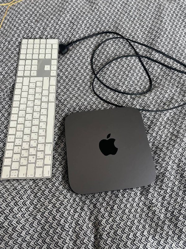 Mac mini 2018 3.6GHz 32GB с клавиатурой 2