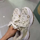 Оригинальные кроссовки GUESS, размер 39 2