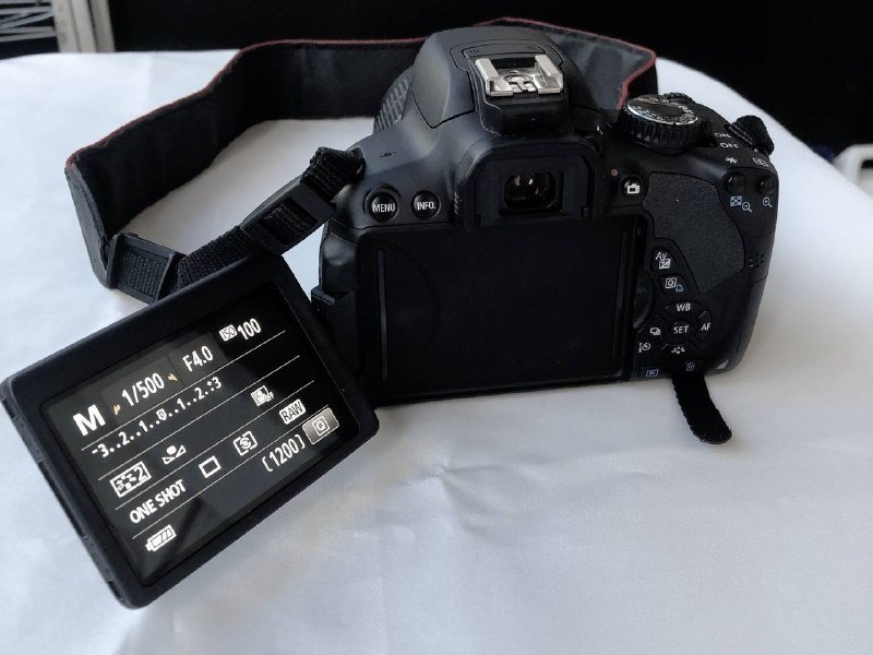 Фотоаппарат Canon EOS 650D с объективом, аксессуарами 4