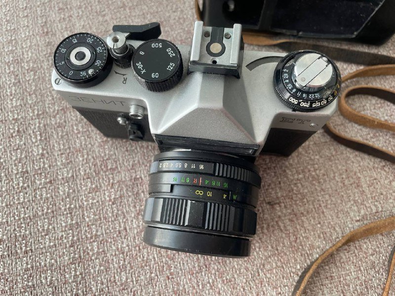 Пленочный фотоаппарат Зенит ЕТ с чехлом