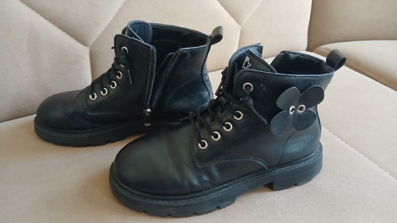 Черные и белые женские ботинки и кроссовки 3