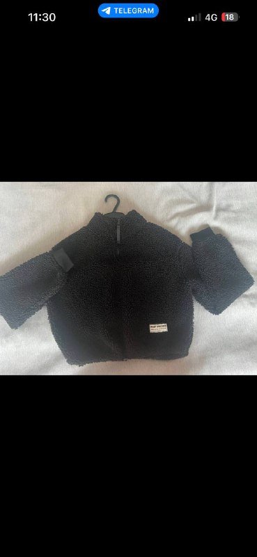 Черная пушистая куртка XS