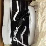 Vans Sk8-Hi Tapered Stackform, AirPods 4 ANC 3