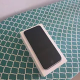 iPhone SE (2020) 64GB White 1