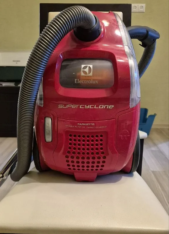 Пылесос Electrolux Supercyclone 1