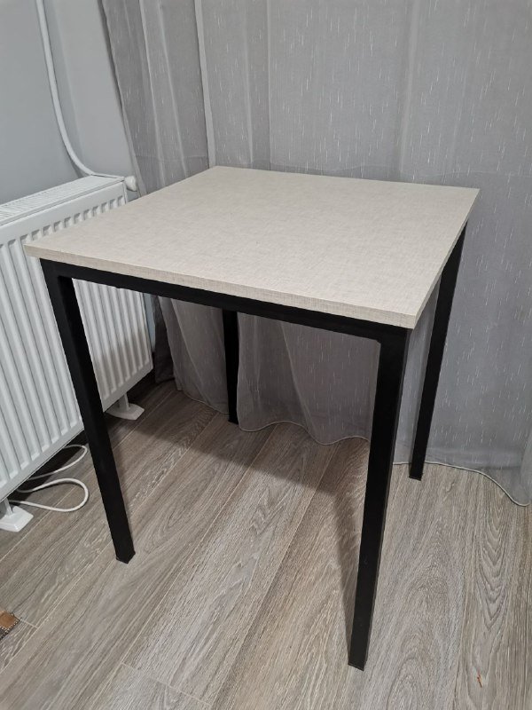 Стол и 2 тумбы напольные