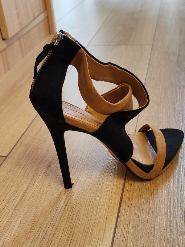 Босоножки Zara натуральная кожа 38 размер