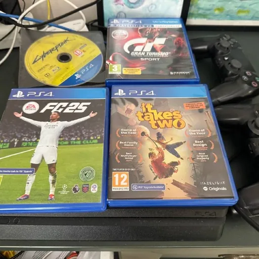 PlayStation 4 Slim, 2 геймпада, 4 игры