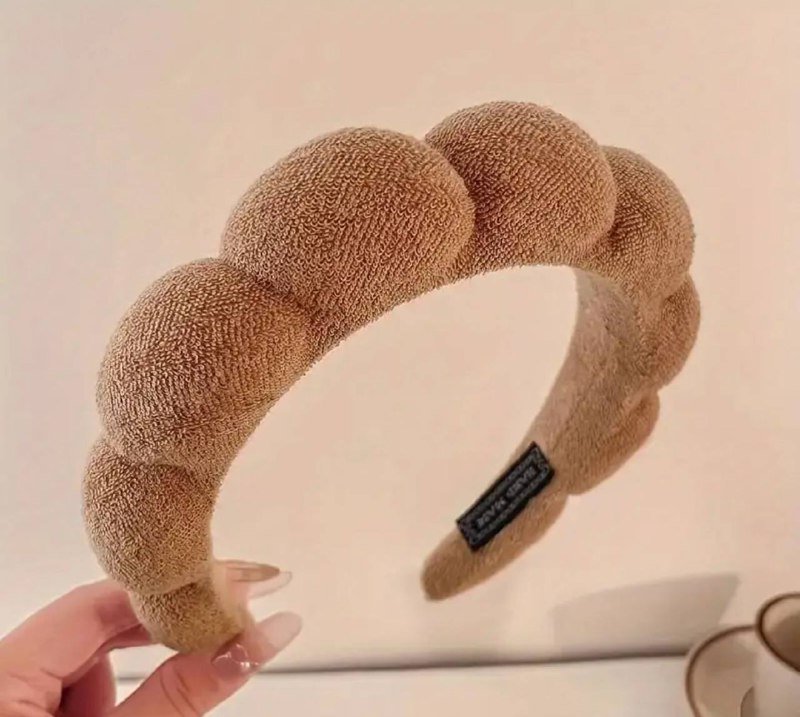 Водолазка, юбка, браслет guess, чехол MacBook, ободок, лонг Zara, джинсы Zara, спортивный топ, безрукавка Zara 5