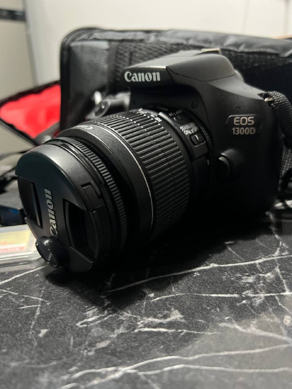 Фотоаппарат Canon EOS 1300D с объективом, подарок 2