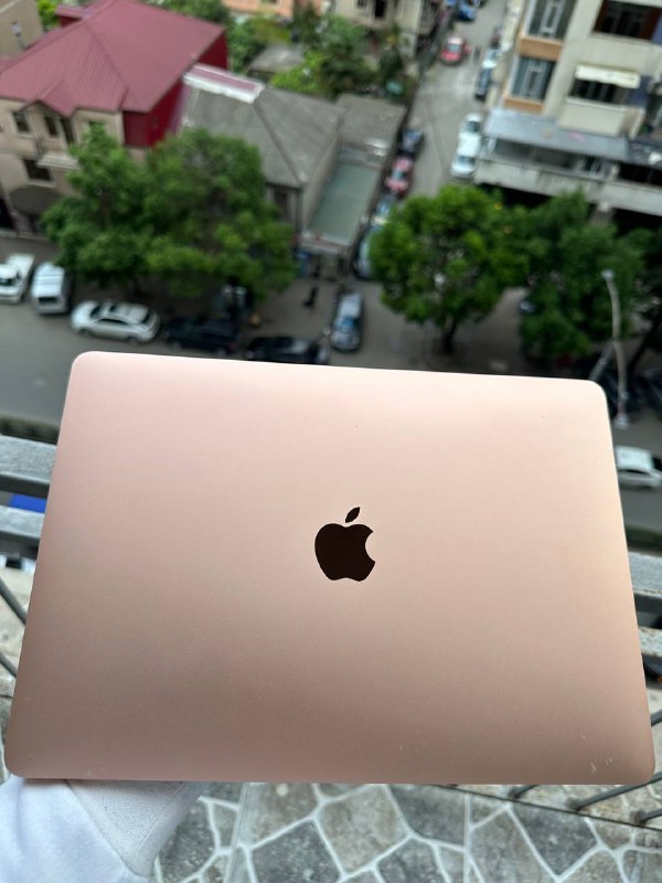 MacBook Air M1 (2020) for sale 2