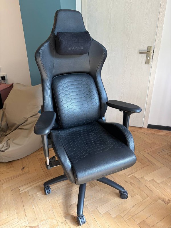 Кресло Razer Iskur