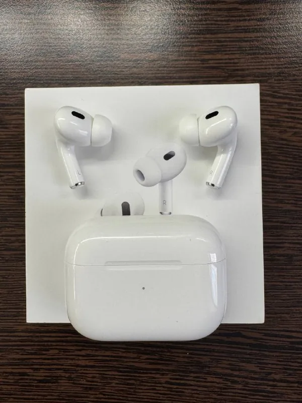 AirPods Pro 2 MagSafe USB-C 1