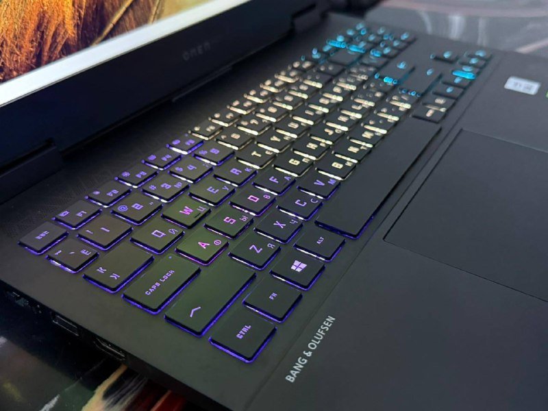 Ноутбук Omen 15, наушники AirPods 3 4