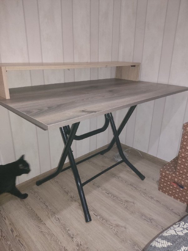 стол с подставкой