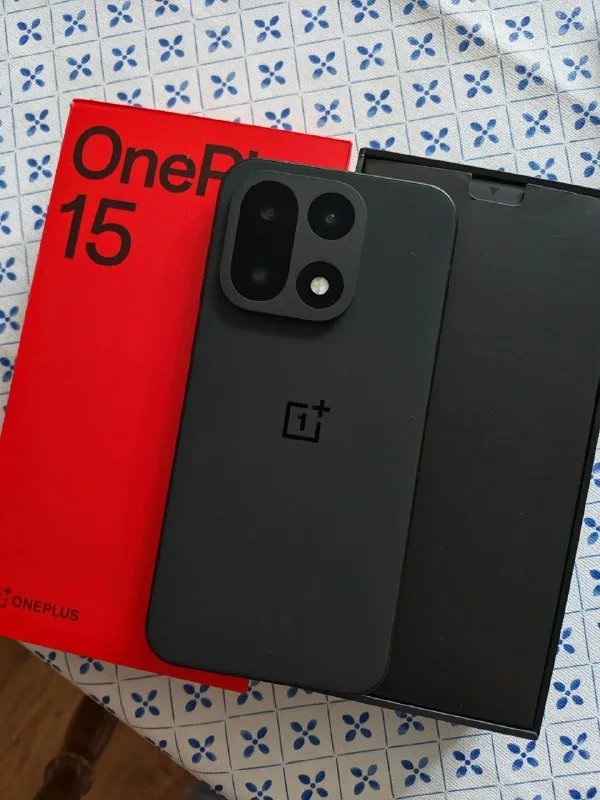 OnePlus 15 1