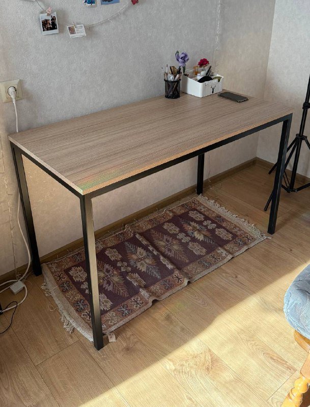 2 компьютерных стола