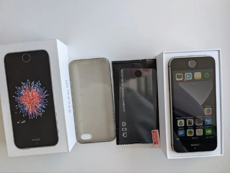 iPhone SE 2016 1