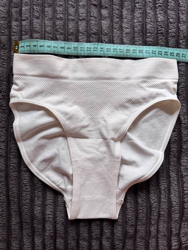 Бесшовный топ, трусы слипы с высокой посадкой 5