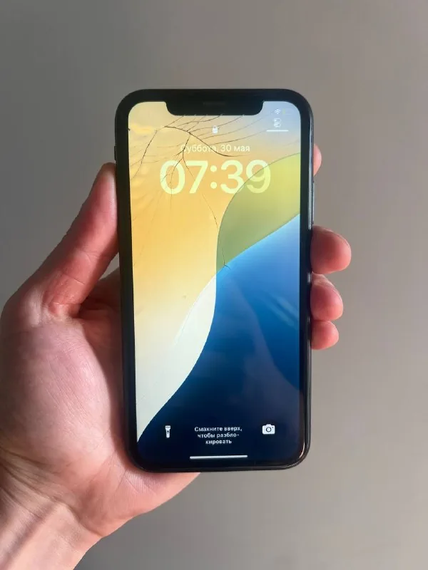 iPhone XR 64 ГБ 1