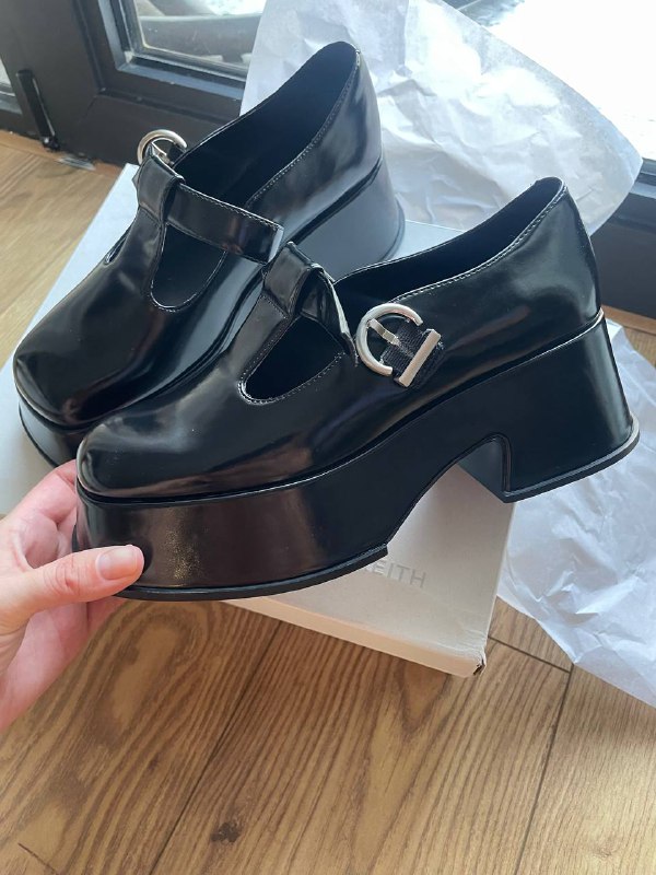 Женские туфли Charles & Keith размер 39 новые 3