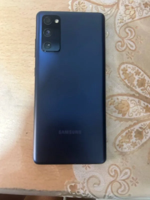 Samsung Galaxy S20 FE 1