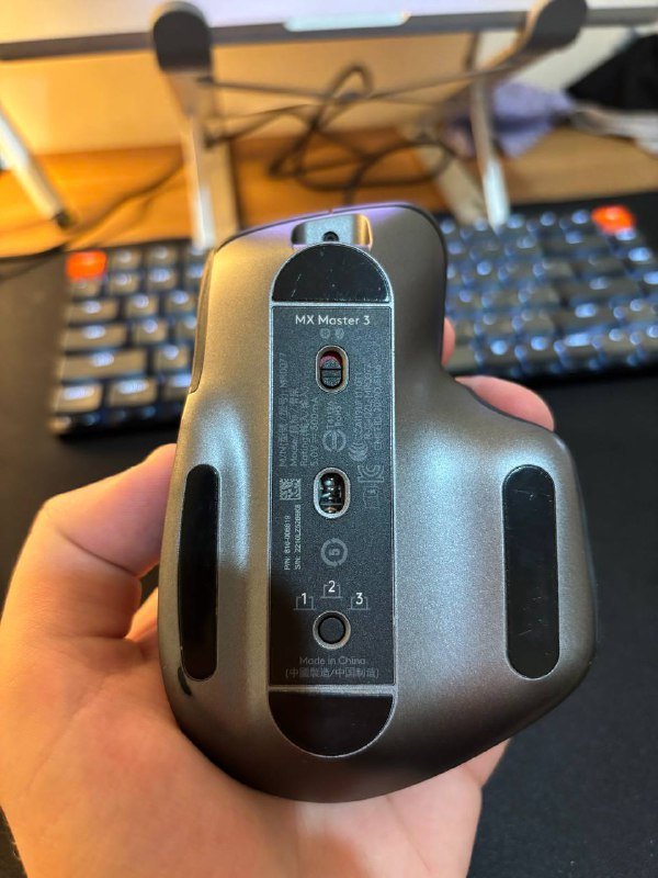 Logitech MX Master 3 мышь с зарядкой и ресивером 4