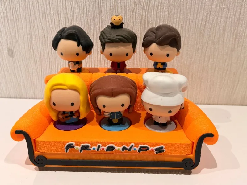 Фигурки Friends, диван McDonald's 1