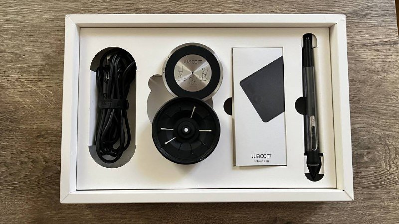 Графический планшет Wacom Intuos Pro 3